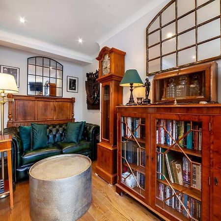 شقة Outstanding Antique 1Br Flat In Soho لندن المظهر الخارجي الصورة